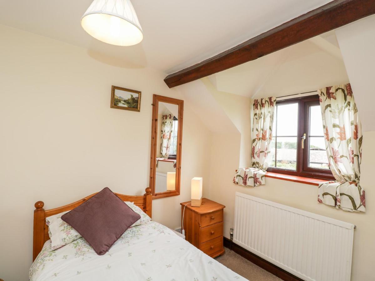 Lawn Farm Cottage Gloucester Extérieur photo