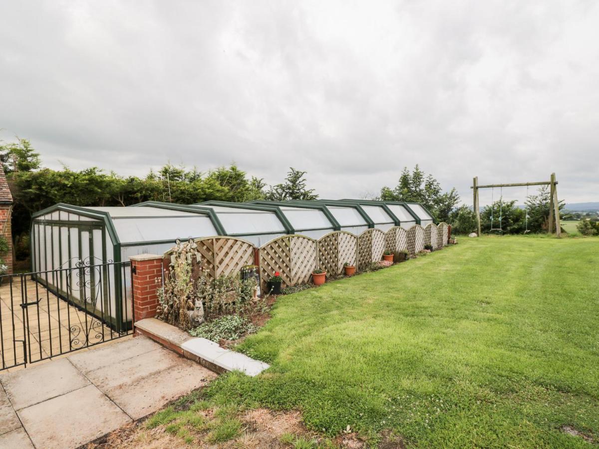 Lawn Farm Cottage Gloucester Extérieur photo
