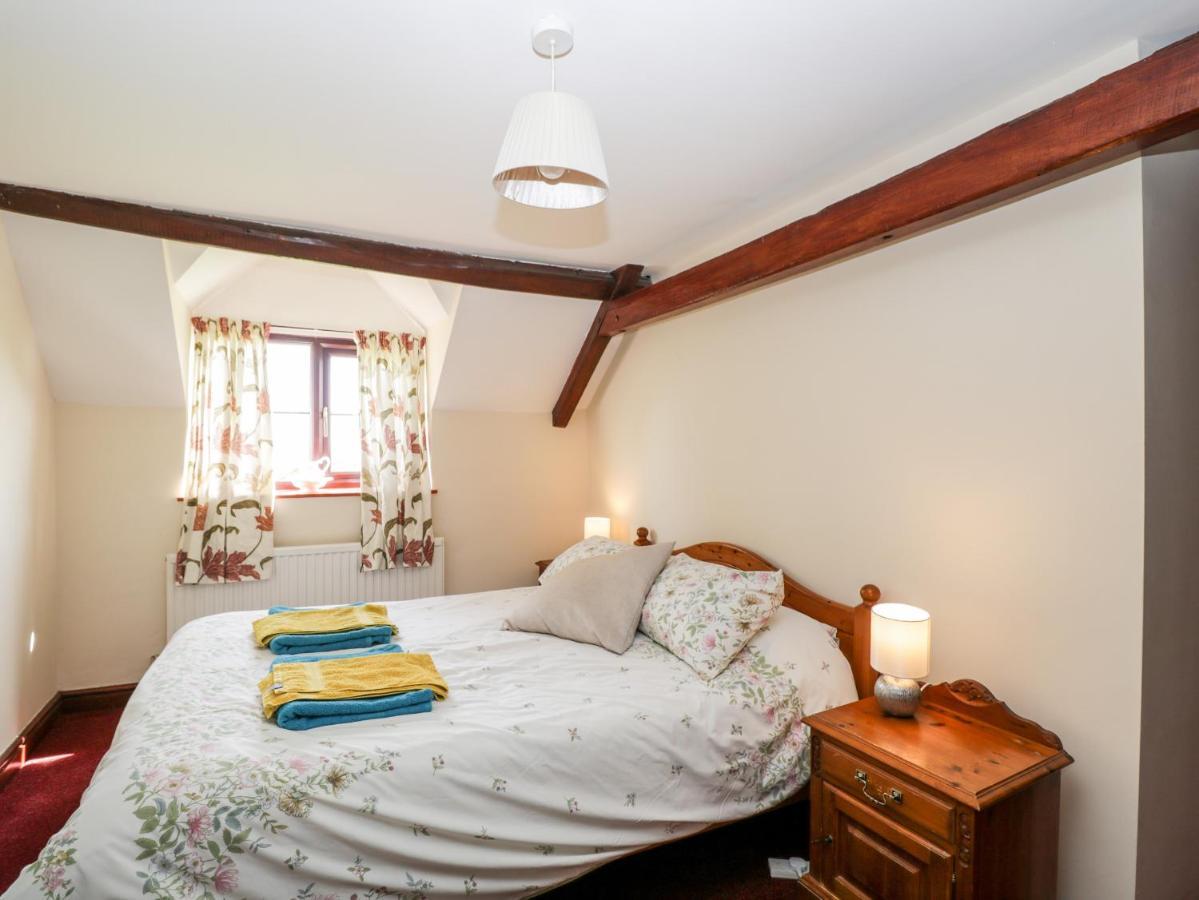 Lawn Farm Cottage Gloucester Extérieur photo
